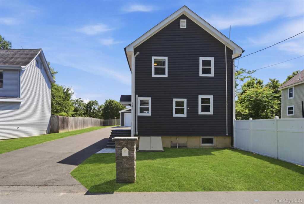 142 Railroad Avenue, Kingston, NY 12401 - Photo 25 of 30