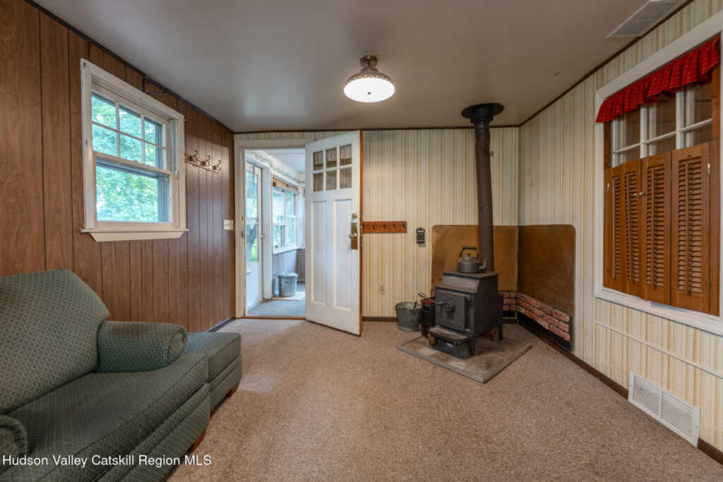 138 Harding Avenue, Kingston, NY 12401 - Photo 12 of 48