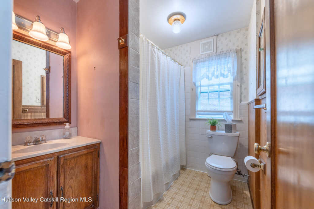 138 Harding Avenue, Kingston, NY 12401 - Photo 20 of 48