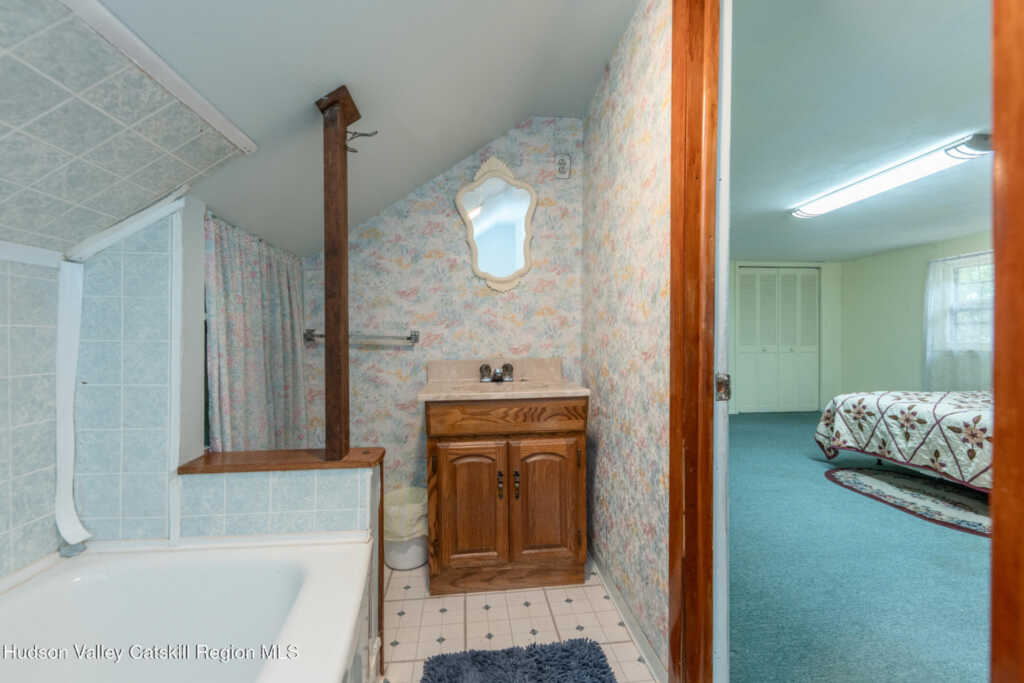138 Harding Avenue, Kingston, NY 12401 - Photo 32 of 48