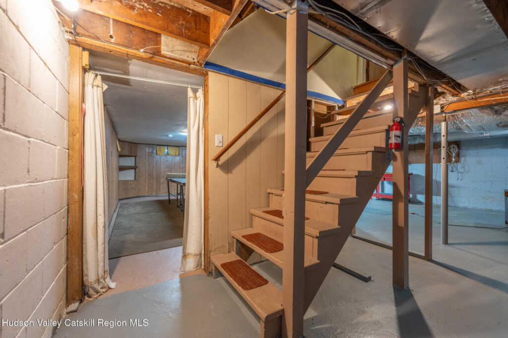 138 Harding Avenue, Kingston, NY 12401 - Photo 36 of 48