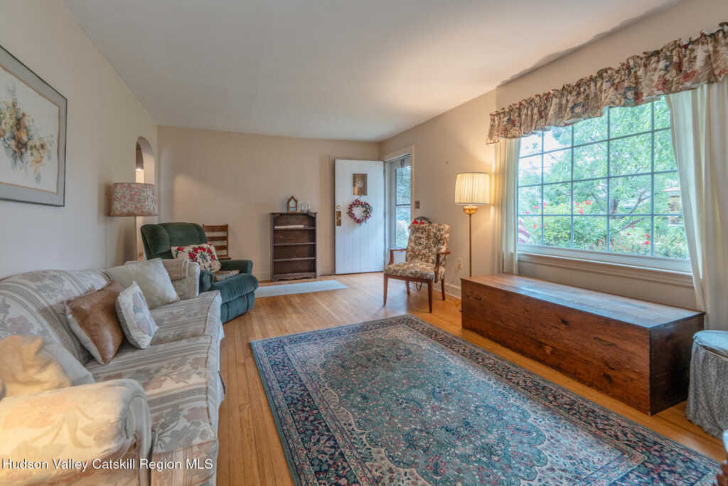 138 Harding Avenue, Kingston, NY 12401 - Photo 5 of 48
