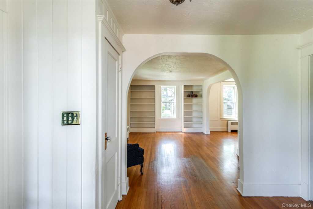 46 N Parsonage Street, Rhinebeck, NY 12572 - Photo 10 of 49
