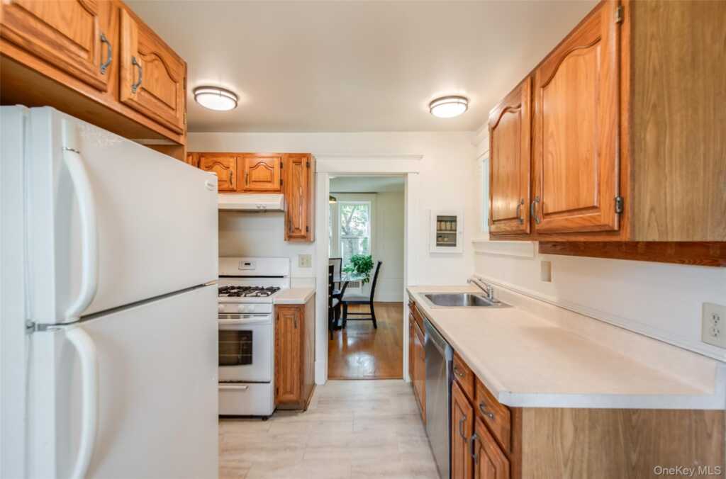 46 N Parsonage Street, Rhinebeck, NY 12572 - Photo 20 of 49