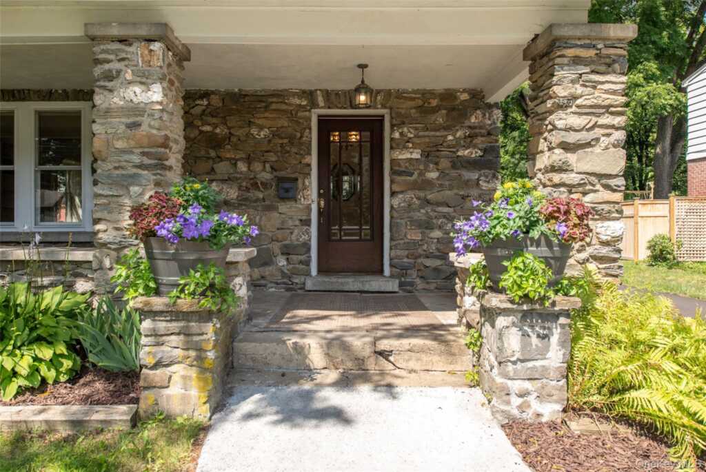 46 N Parsonage Street, Rhinebeck, NY 12572 - Photo 3 of 49