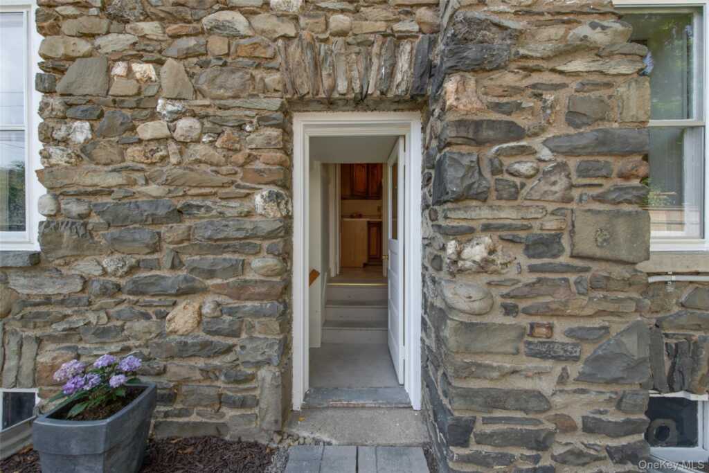 46 N Parsonage Street, Rhinebeck, NY 12572 - Photo 37 of 49