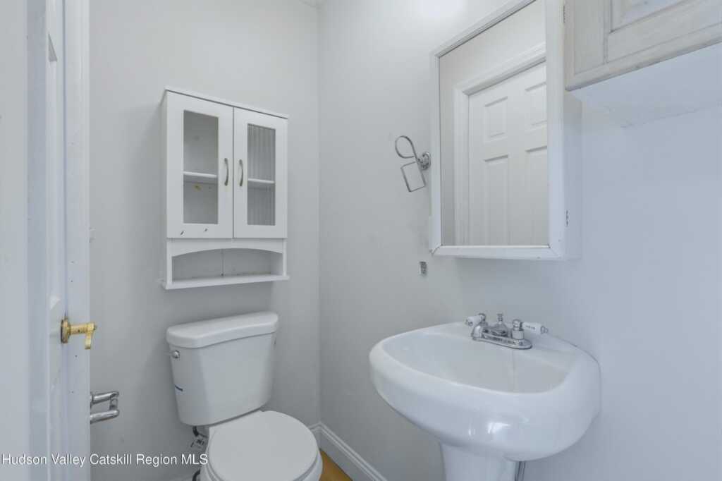 160 Washington Avenue, Kingston, NY 12401 - Photo 10 of 17