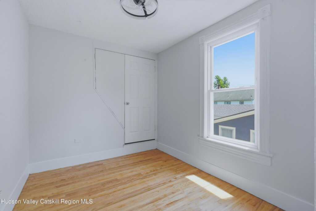 160 Washington Avenue, Kingston, NY 12401 - Photo 15 of 17