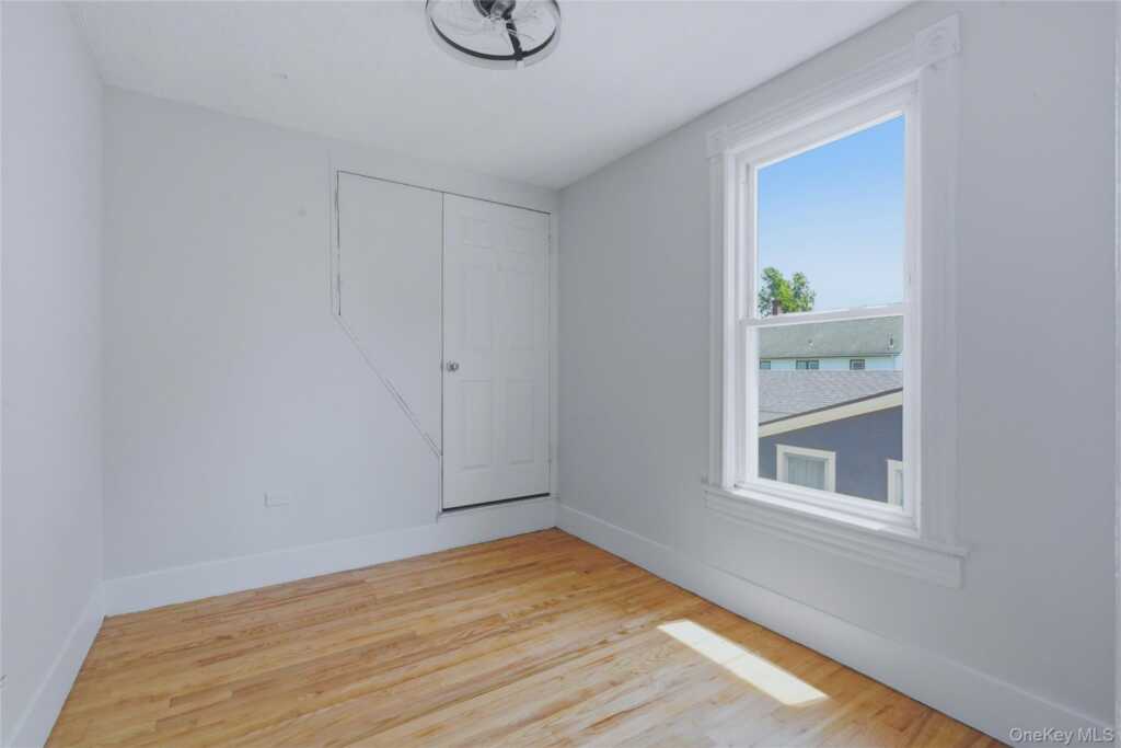 160 Washington Avenue, Kingston, NY 12401 - Photo 16 of 20