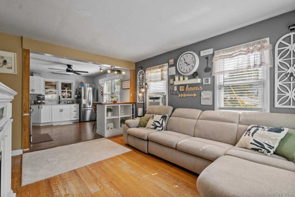 54 Boulevard, Kingston, NY 12401 - Photo 4 of 43