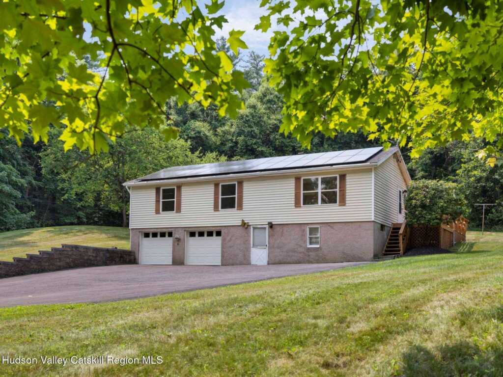 974 Old Post Road, New Paltz, NY 12561