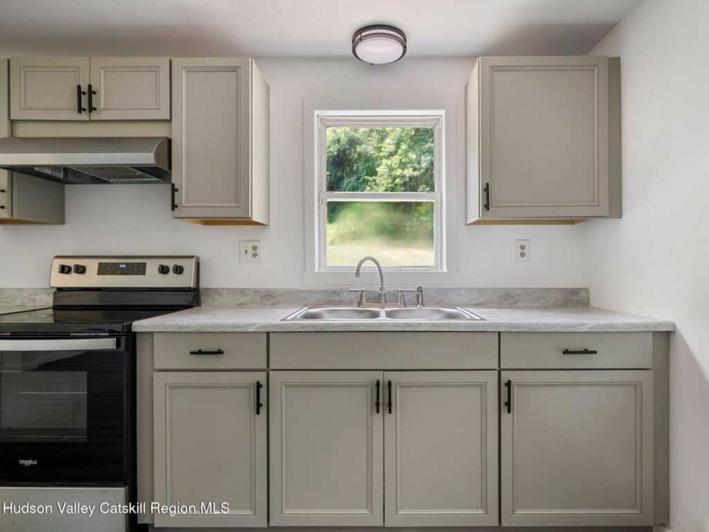 974 Old Post Road, New Paltz, NY 12561 - Photo 11 of 30