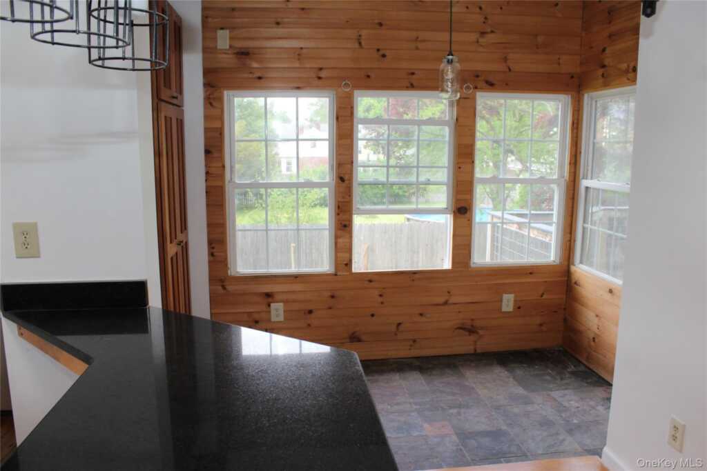 295 Lucas Avenue, Kingston, NY 12401 - Photo 11 of 25