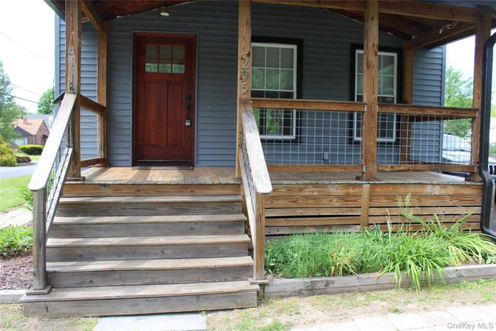 295 Lucas Avenue, Kingston, NY 12401 - Photo 3 of 25