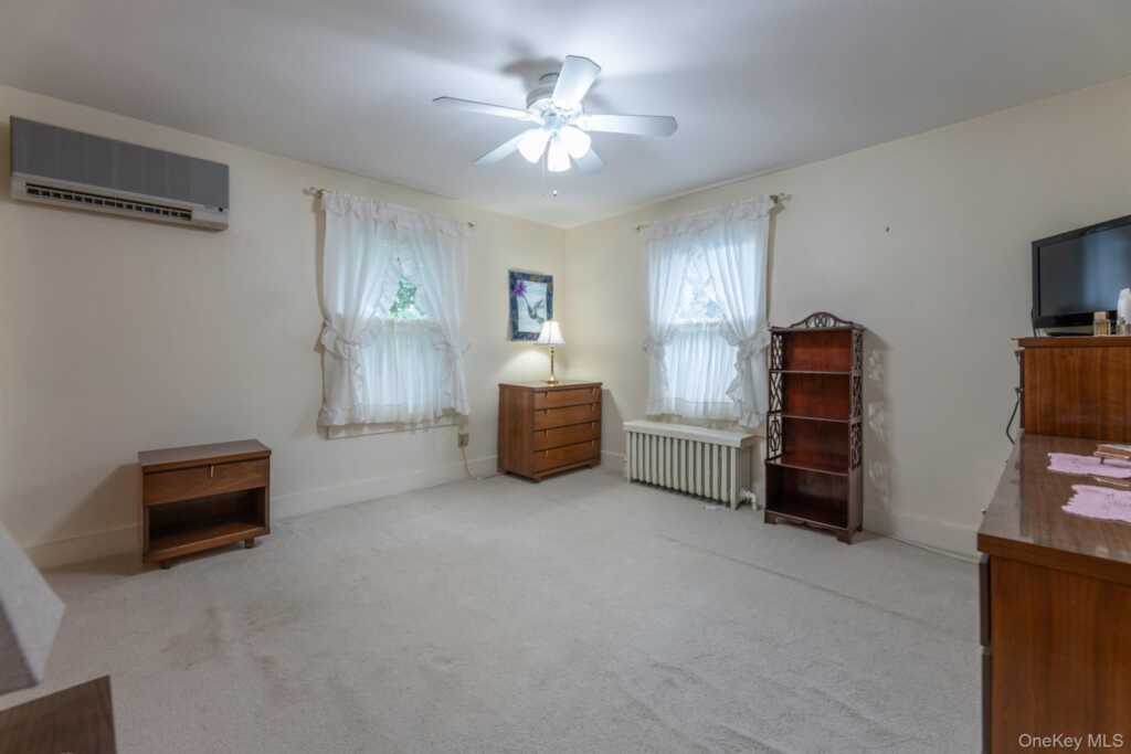 284 Clifton Avenue, Kingston, NY 12401 - Photo 16 of 38