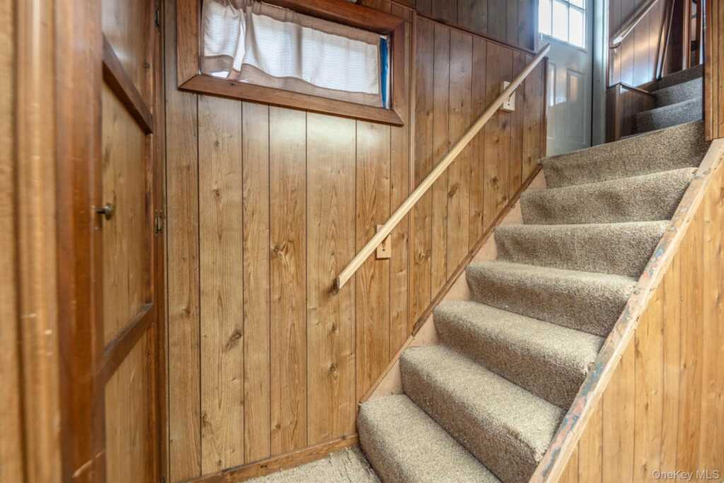 284 Clifton Avenue, Kingston, NY 12401 - Photo 27 of 38