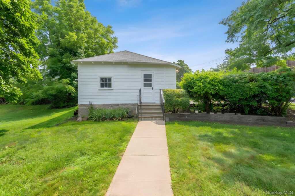 284 Clifton Avenue, Kingston, NY 12401 - Photo 35 of 38