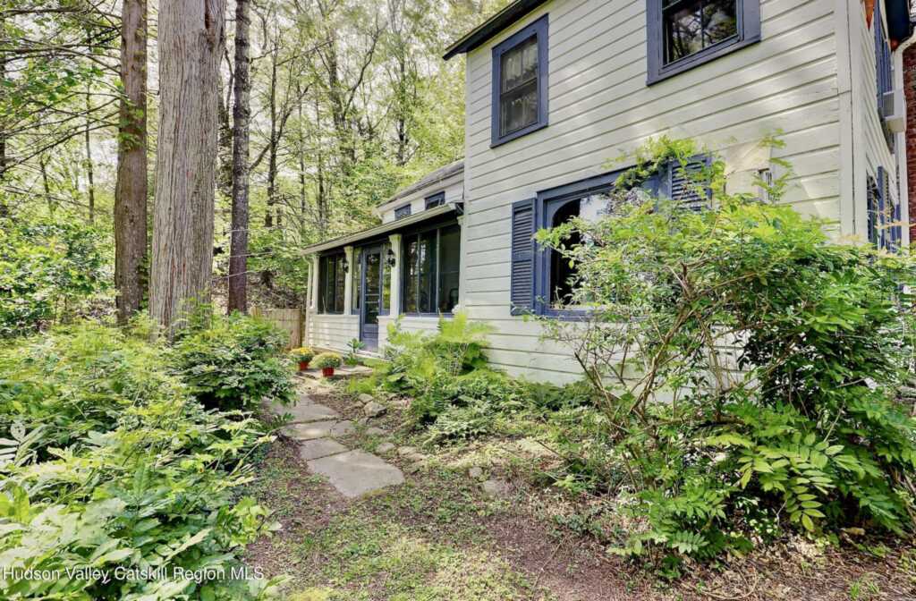 560 Saugerties Road, Saugerties, NY 12477 - Photo 2 of 34
