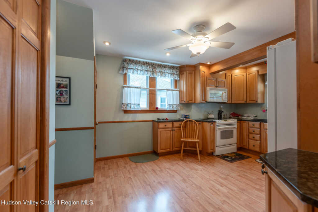 284 Clifton Avenue, Kingston, NY 12401 - Photo 13 of 38
