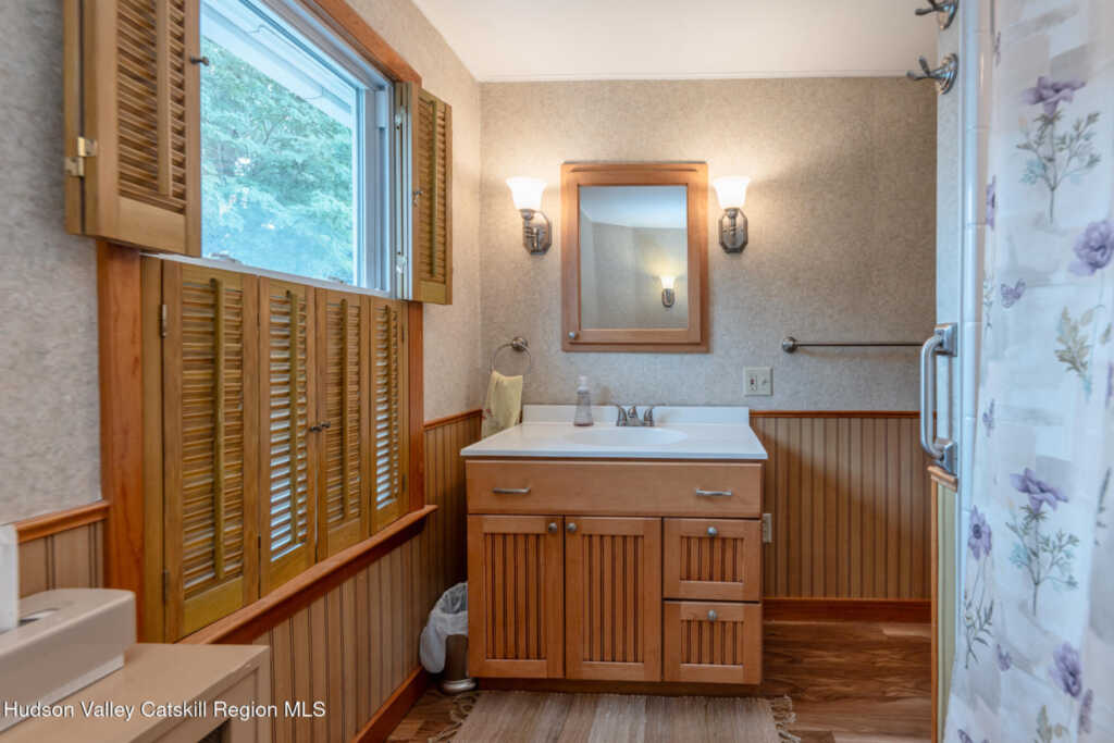 284 Clifton Avenue, Kingston, NY 12401 - Photo 22 of 38