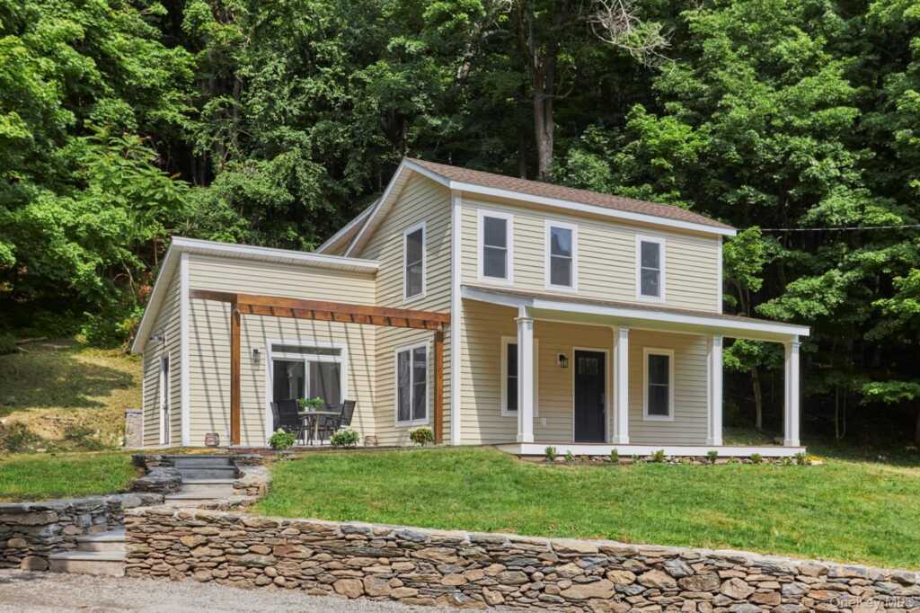 621 Milan Hollow Road, Rhinebeck, NY 12572 - Photo 2 of 28