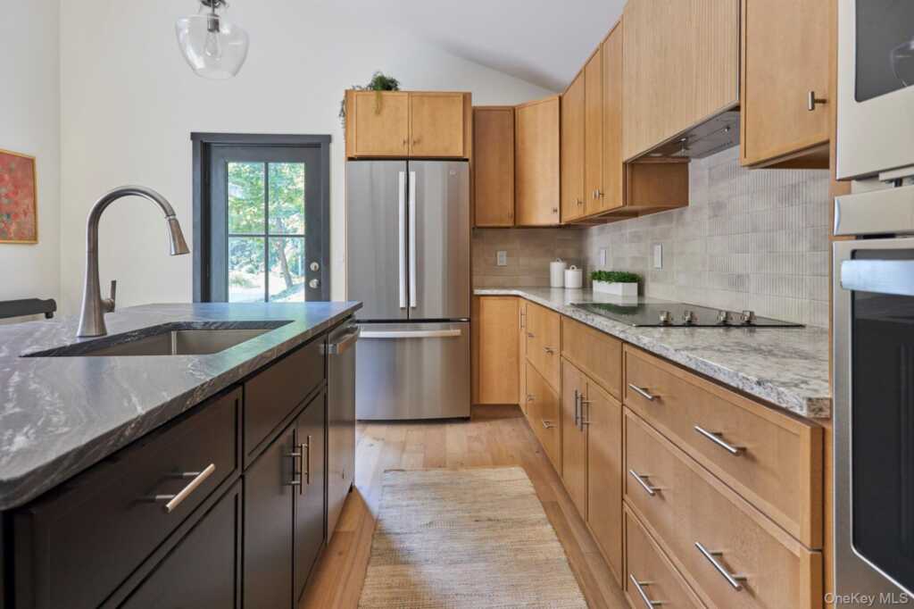 621 Milan Hollow Road, Rhinebeck, NY 12572 - Photo 9 of 28