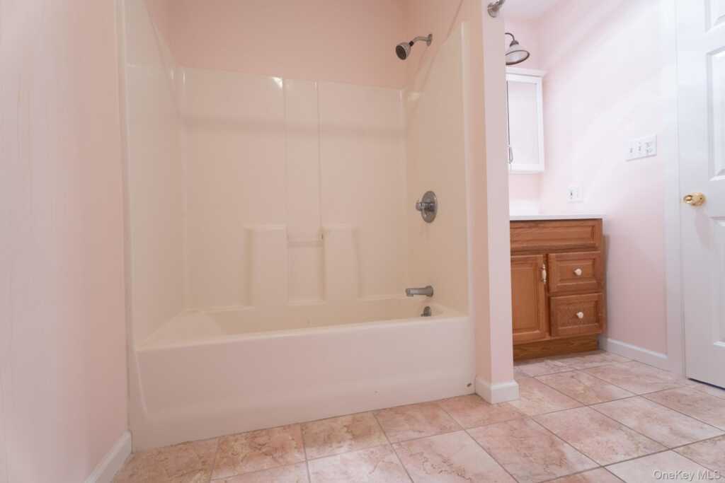 1-18 Willow Way, Unit #6 (Locust Lane), Rhinebeck, NY 12572 - Photo 10 of 14