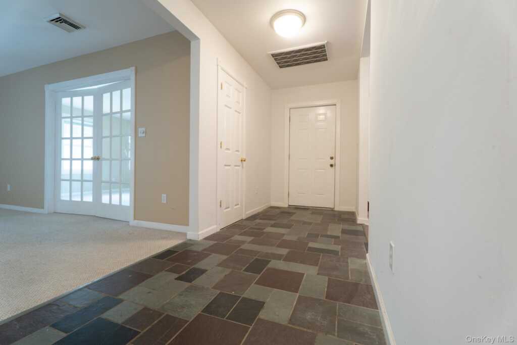 1-18 Willow Way, Unit #6 (Locust Lane), Rhinebeck, NY 12572 - Photo 4 of 14