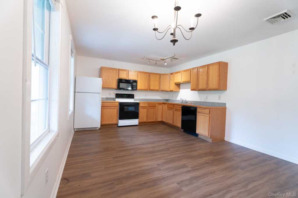 1-18 Willow Way, Unit #6 (Locust Lane), Rhinebeck, NY 12572 - Photo 5 of 14