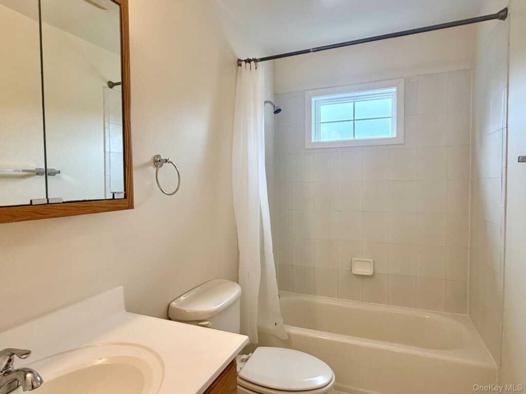 73 Sandalwood Lane, Rhinebeck, NY 12572 - Photo 14 of 20