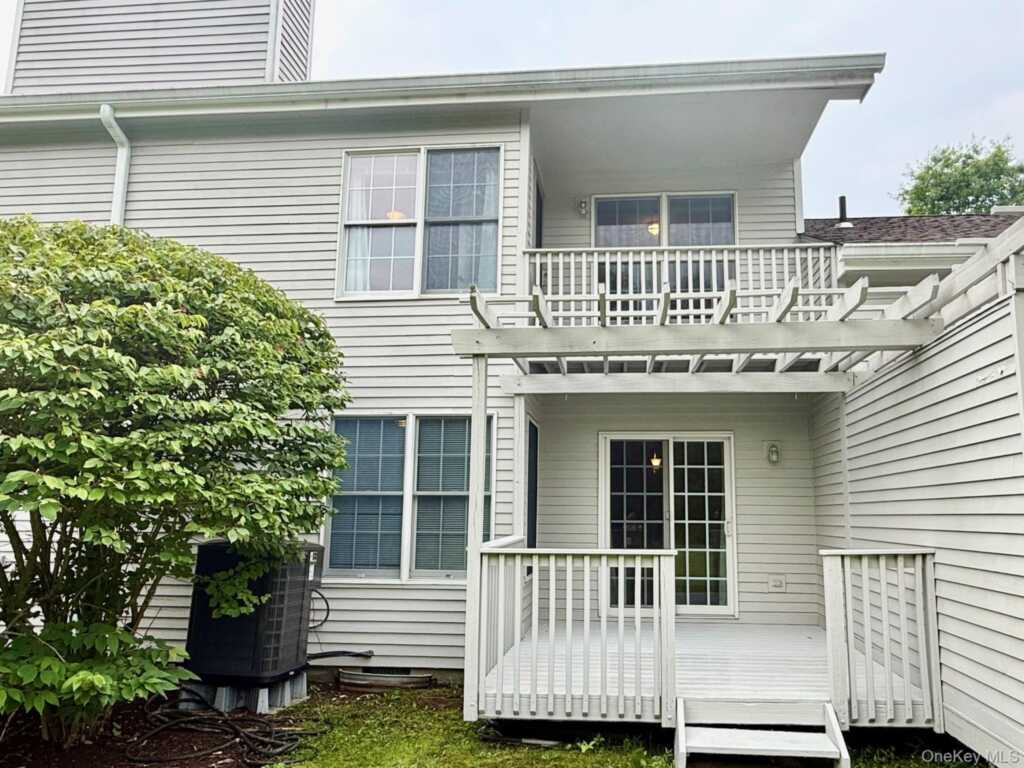 73 Sandalwood Lane, Rhinebeck, NY 12572 - Photo 16 of 20