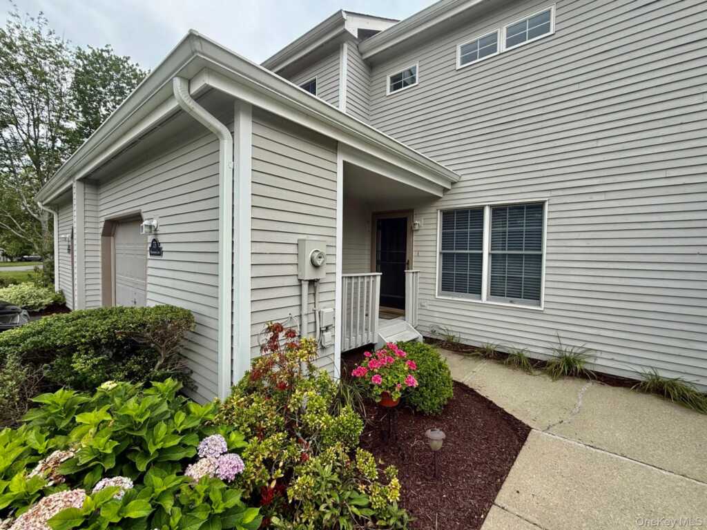 73 Sandalwood Lane, Rhinebeck, NY 12572 - Photo 2 of 20