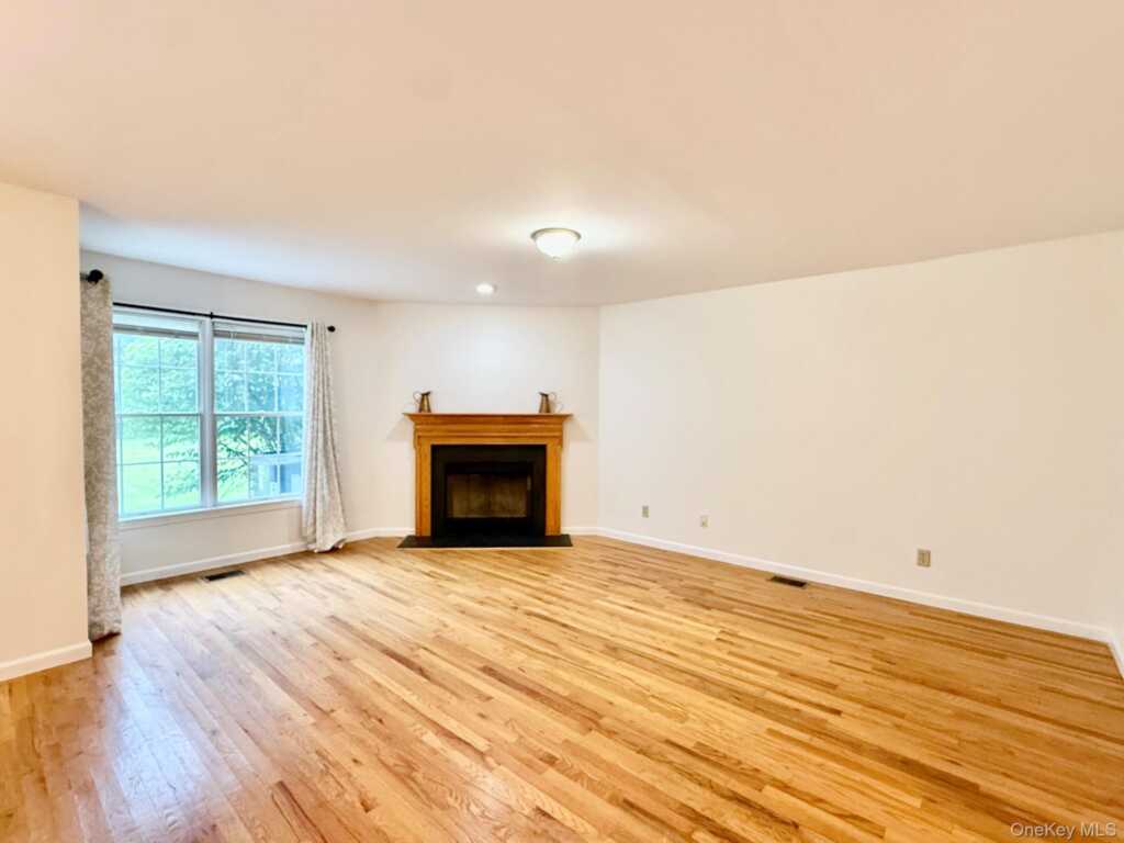 73 Sandalwood Lane, Rhinebeck, NY 12572 - Photo 6 of 20