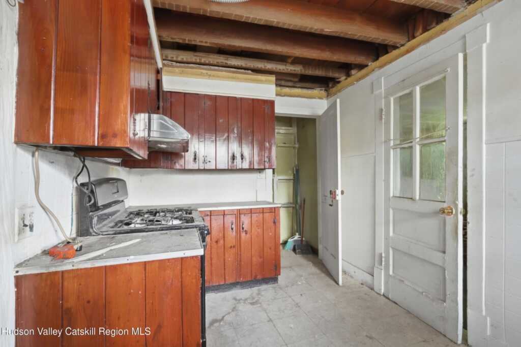 141 Bridge Street, Saugerties, NY 12477 - Photo 16 of 28