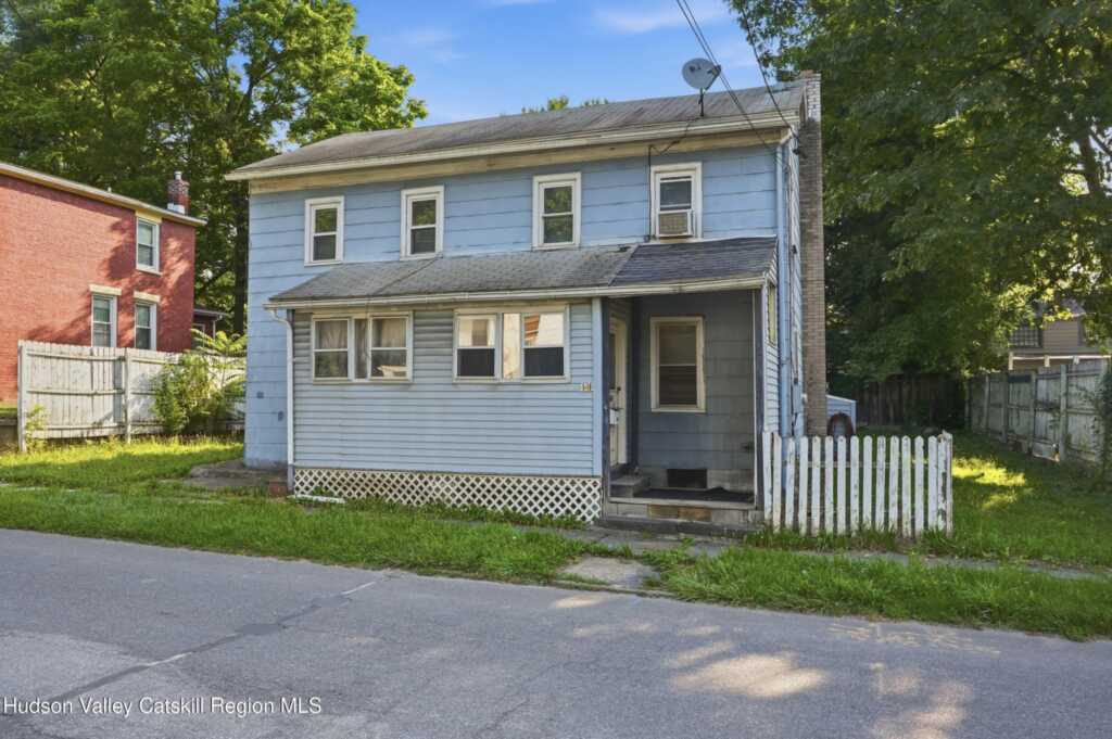 141 Bridge Street, Saugerties, NY 12477 - Photo 3 of 28