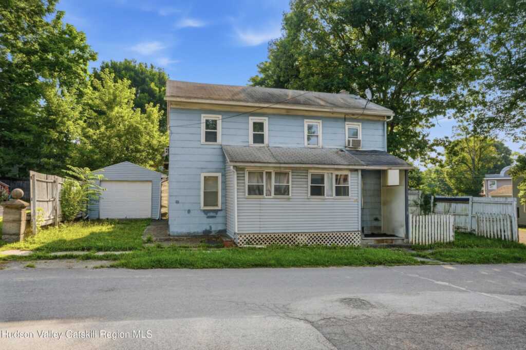141 Bridge Street, Saugerties, NY 12477 - Photo 4 of 28