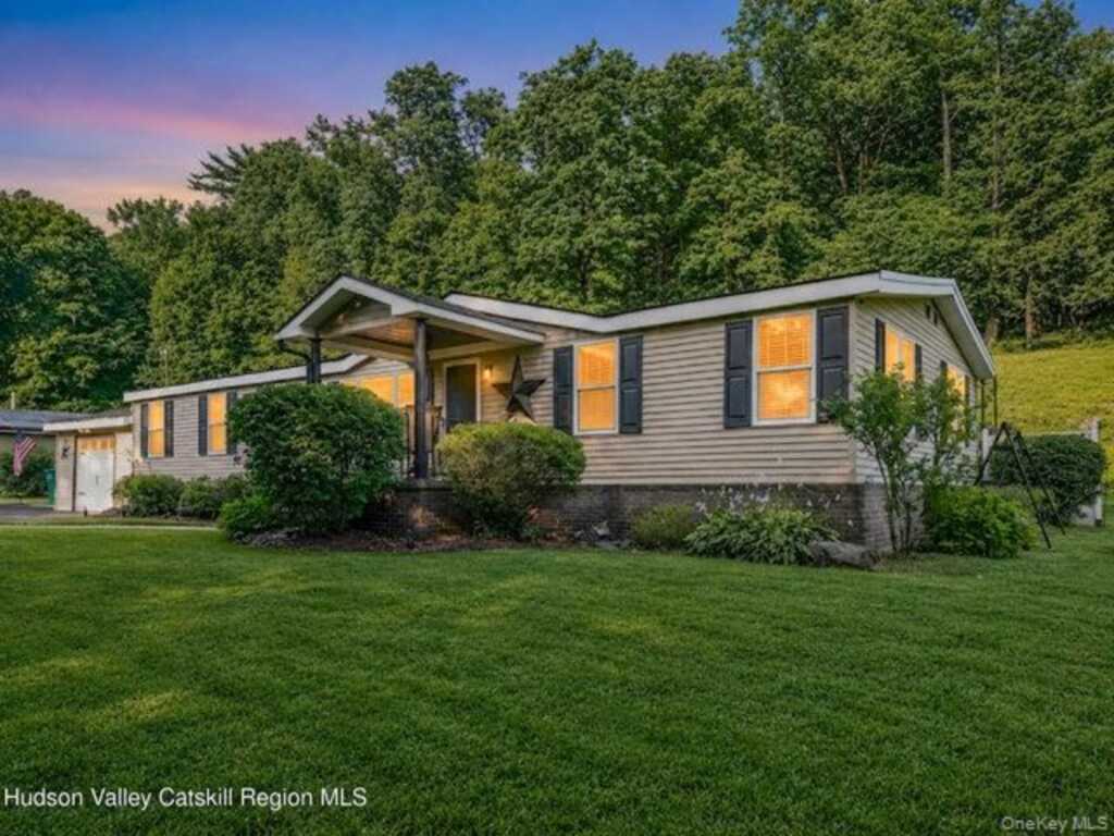 618 Old Stage Road, Saugerties, NY 12477