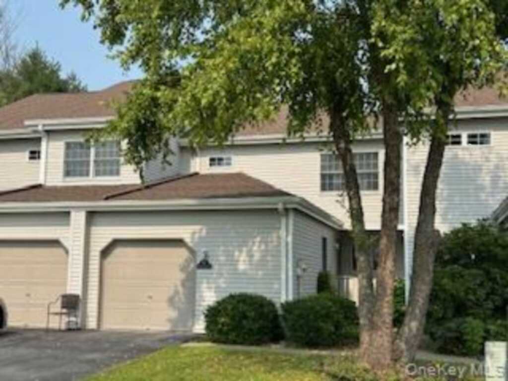 93 Sandalwood Lane, Rhinebeck, NY 12572