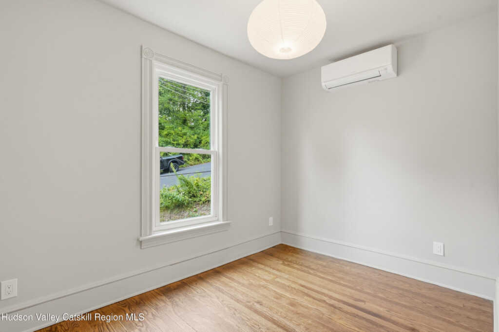 31 Stuyvesant Street, Kingston, NY 12401 - Photo 33 of 46