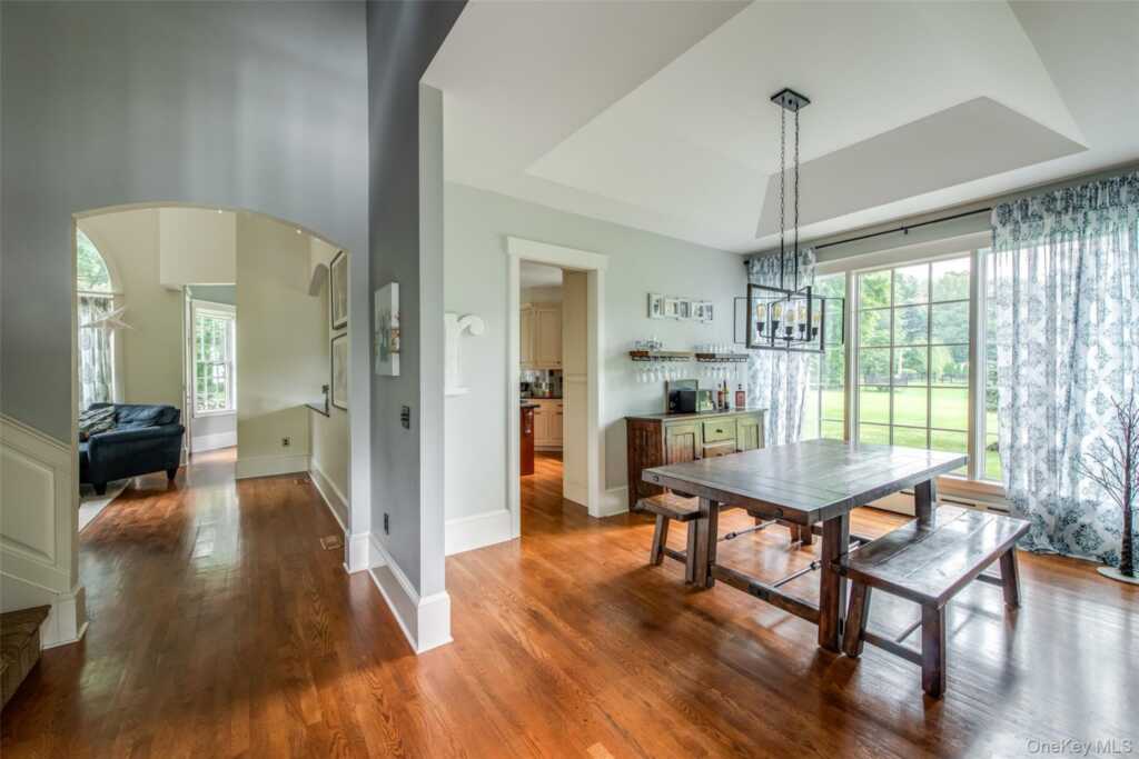 6 Stanford Court, Rhinebeck, NY 12572 - Photo 3 of 50