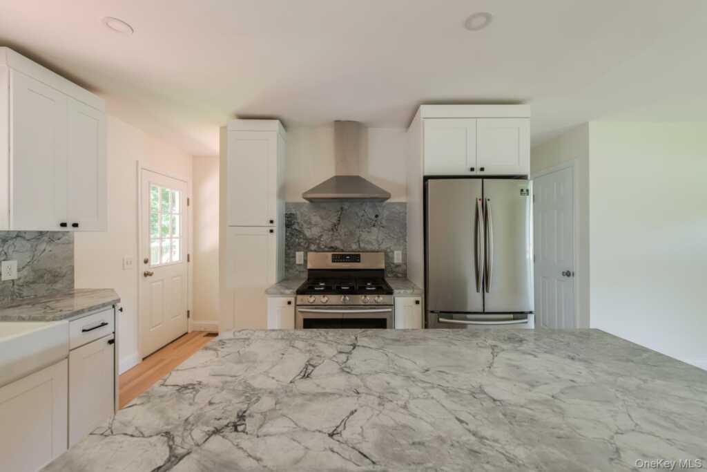 16 Trinity Place, Rhinebeck, NY 12572 - Photo 9 of 44