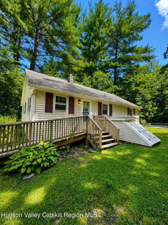 21 East Street, Phoenicia, NY 12464 - Photo 2 of 13