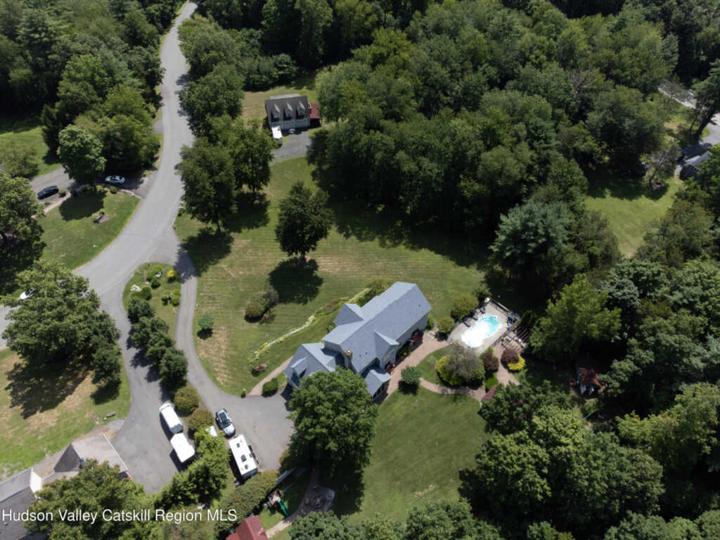 21 Easy Street, Hurley, NY 12443 - Photo 3 of 45