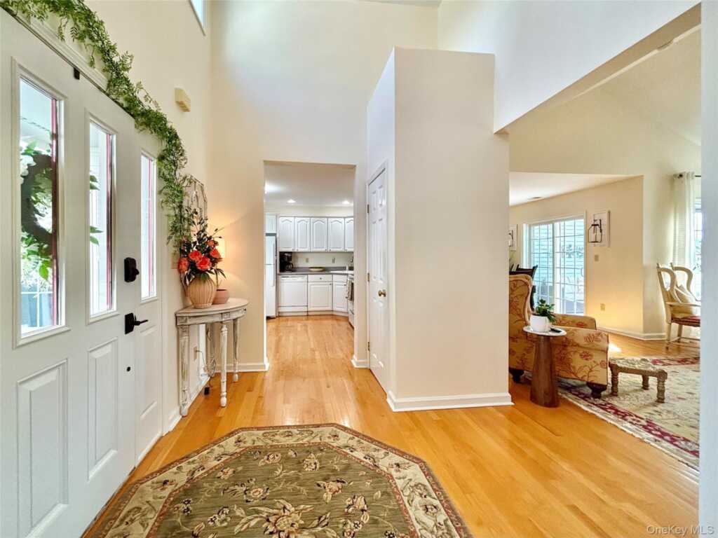 202 Cinnamon Circle, Rhinebeck, NY 12572 - Photo 3 of 35
