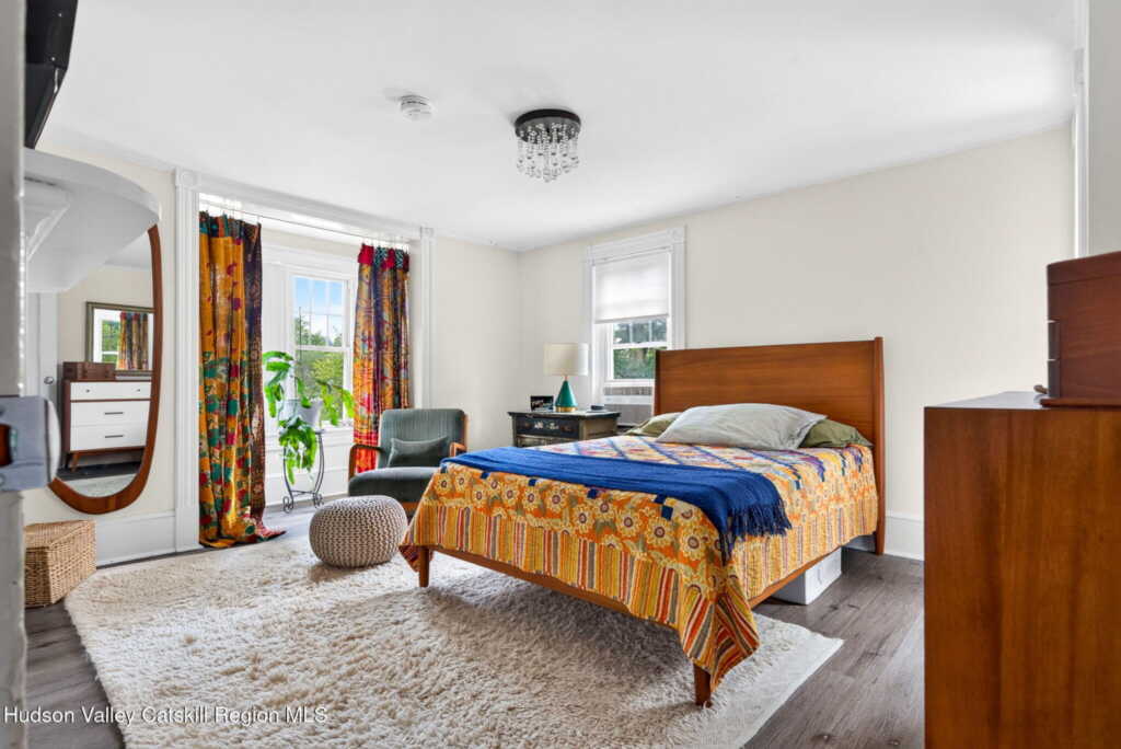 823 First Avenue, Kingston, NY 12401 - Photo 15 of 28