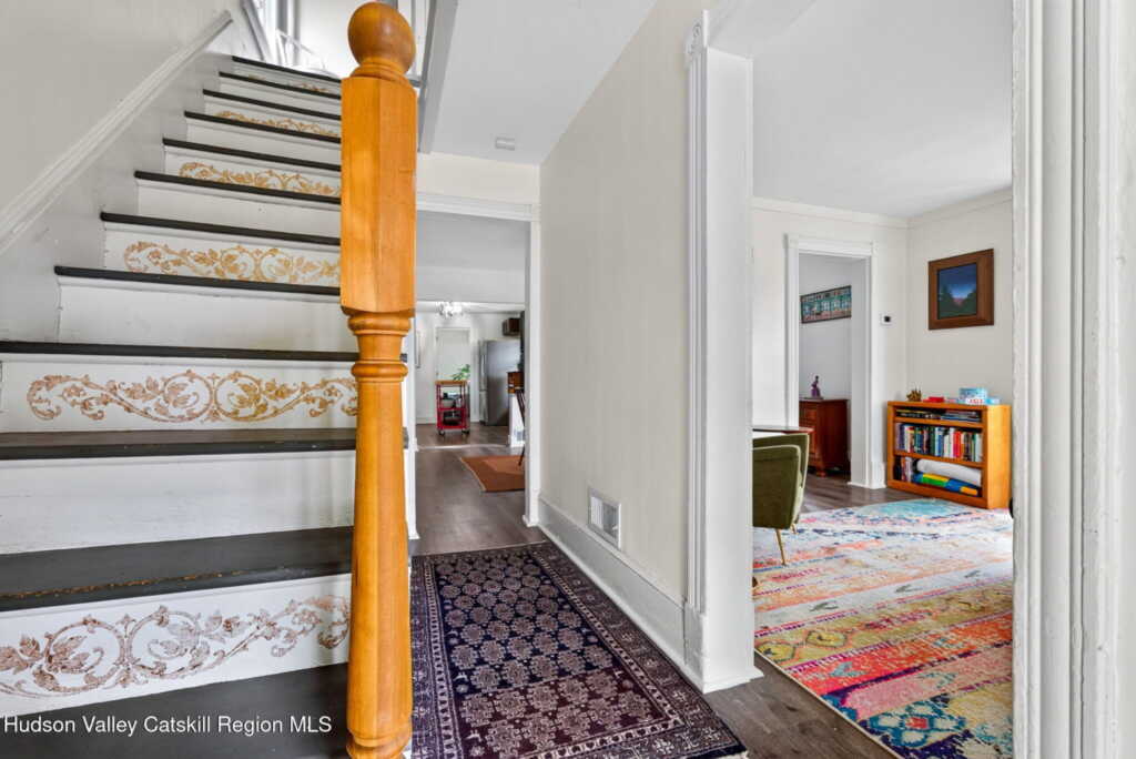 823 First Avenue, Kingston, NY 12401 - Photo 4 of 28