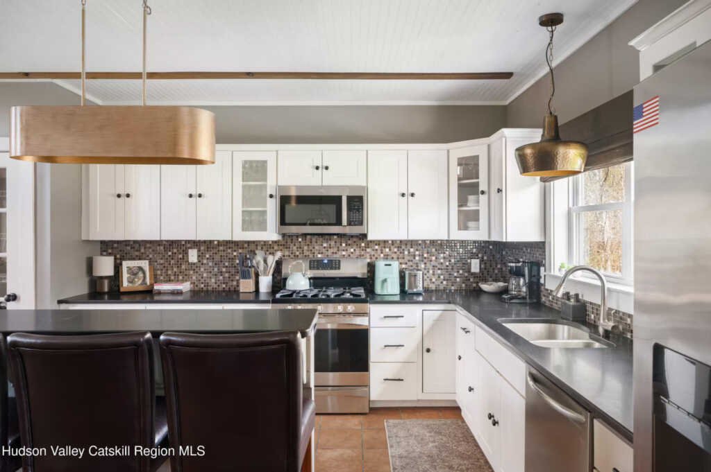 3837 New York 32, Saugerties, NY 12477 - Photo 8 of 50