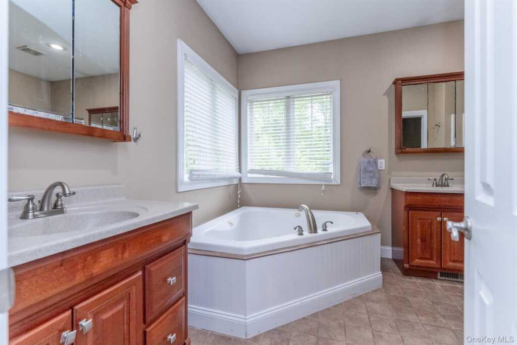 33 Cranberry Lane, Saugerties, NY 12477 - Photo 23 of 50