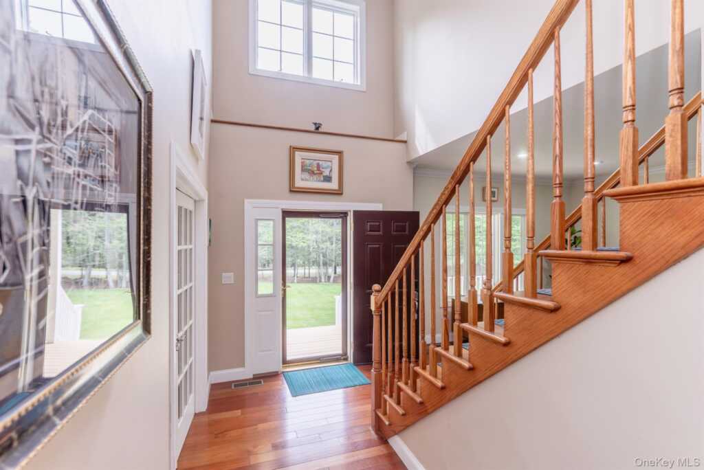 33 Cranberry Lane, Saugerties, NY 12477 - Photo 3 of 50