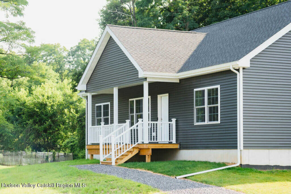 315 4th Avenue, Kingston, NY 12401 - Photo 2 of 23